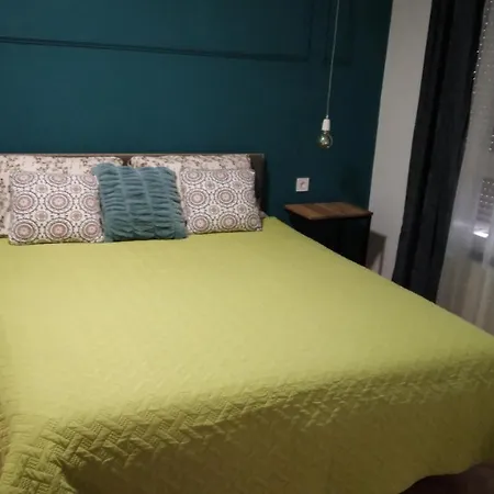 400 Met Od Plaze, Park Free Apartment