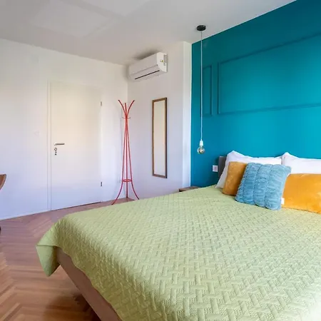 400 Met Od Plaze, Park Free Apartment